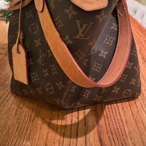 Louis Vuitton Monogram Canvas Shoulder Bag